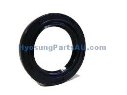 GENUINE OIL SEAL OF ENGINE DRIVE SHAFT GT250 GT250R RX125 GV250 GT250 GT250R GV250 RX125